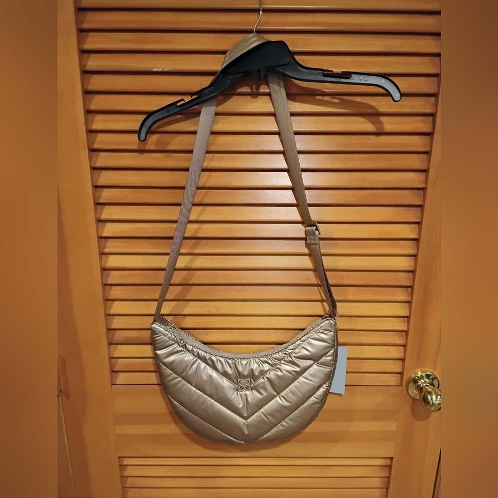 NWT Stylish Chevron Quilted Sling Taupe* - Picture 2 of 5